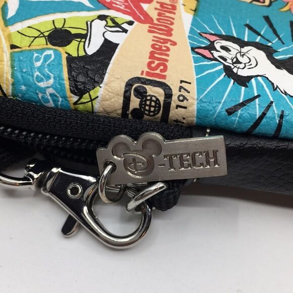 Disney's D-Tech Collection Minnie & Mickey Mouse Iconic Print Tablet Case - Picture 3 of 12